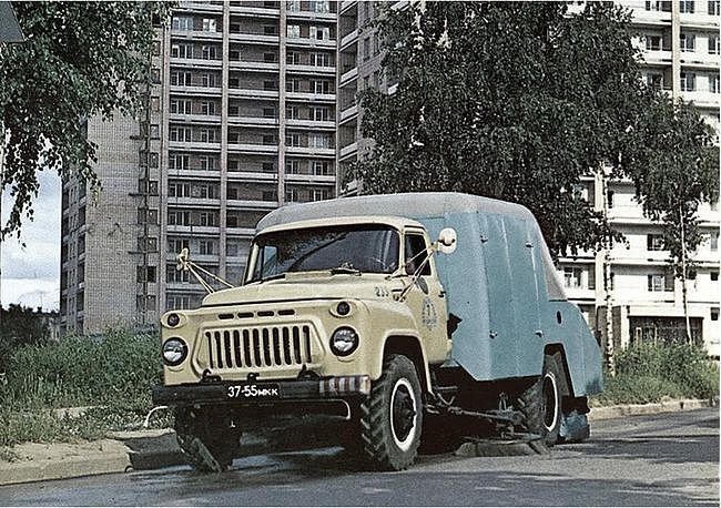 干净又卫生！苏联的街头清扫车，极具“战斗民族”的风格 - 16