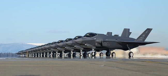 美国削减120架飞机，仍是世界上最强空中力量，机动机队2301架 - 2