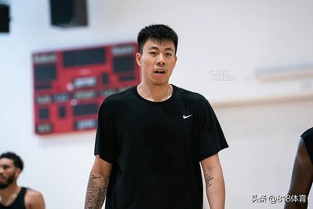 唏嘘！张镇麟追梦NBA失败回到广州隔离，新赛季继续代表辽宁卫冕CBA - 1
