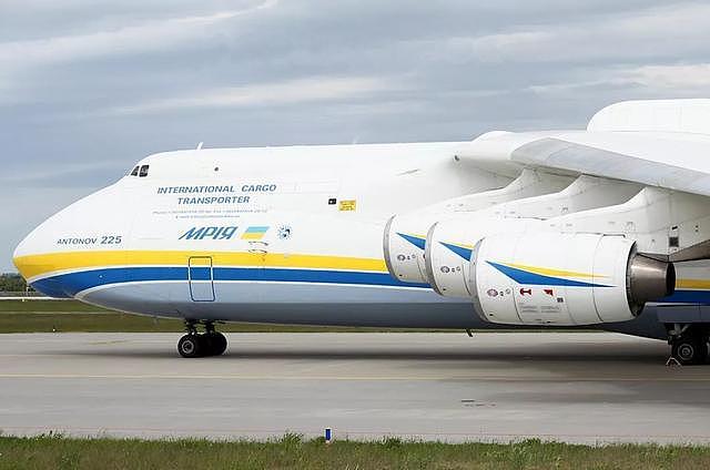 惊呆了！乌媒爆料仅存的一架安-225被击毁，世界最大运输机消失 - 12
