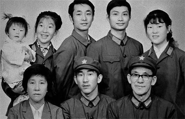 “官二代”上前线，披露对越自卫反击战中，牺牲的几位首长儿子 - 7
