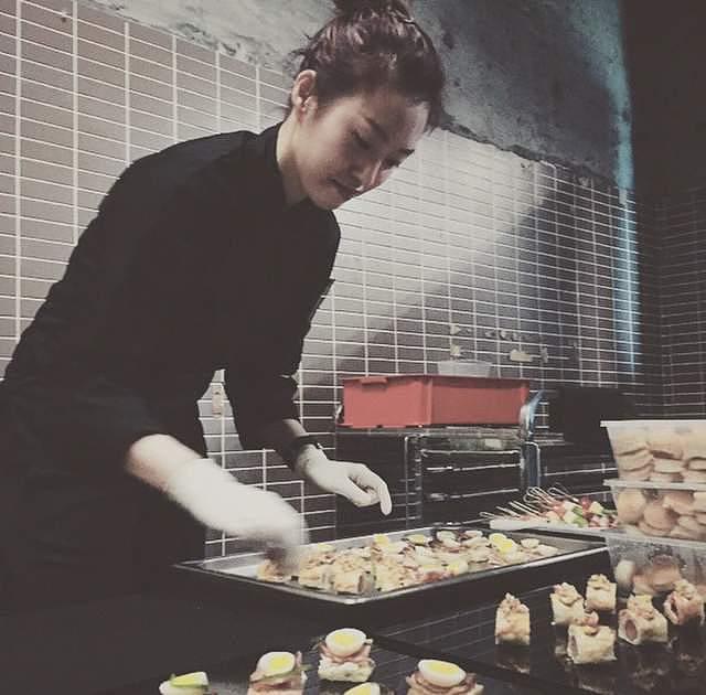 国际华裔小姐冠军转行当厨师，被曝在知名酒店任职，师从法国名厨 - 14