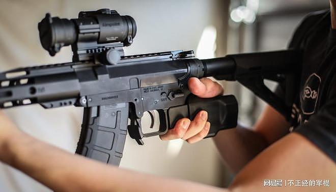 加州步枪的奇葩握把：军火贩子规避美国枪支法律中的奇葩规定 - 5