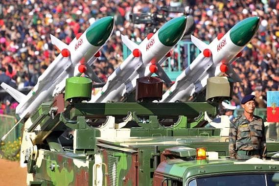 印度宣布向巴基斯坦“误射”导弹 伊斯兰堡警告“严重后果” - 1