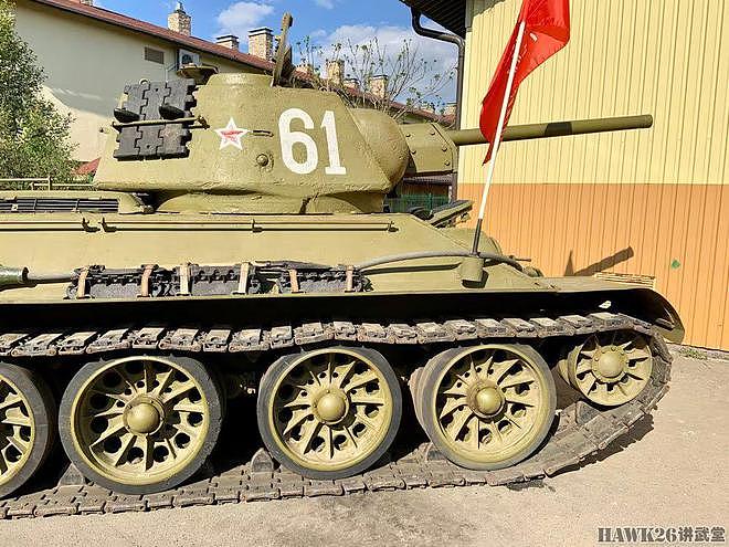 钻进T-34/76中型坦克 二战残骸精心修复后 成为当代最完美的藏品 - 11