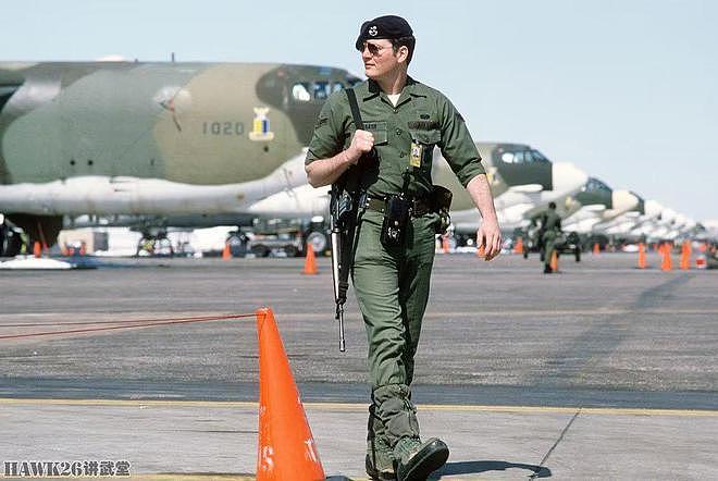 图说：B-52“同温层堡垒”美军战略空军绝对主力 号称飞行100年 - 14
