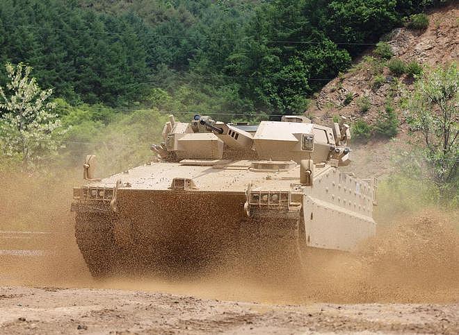 攻防兼备！韩国展示新型“红背蜘蛛”步战车，现代化程度堪称一流 - 5