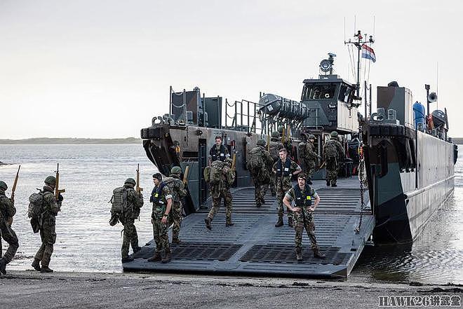 德国国防部发布两栖训练照片 与荷兰海军密切合作 演练抢滩登陆 - 2