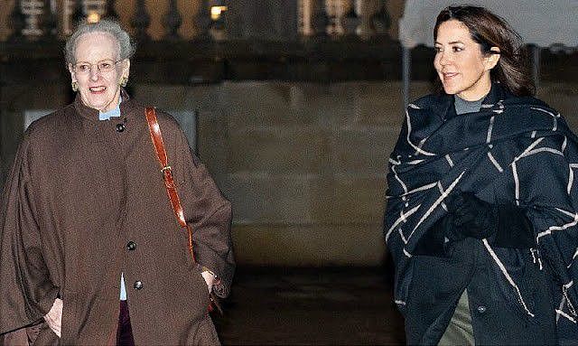 81岁丹麦女王的最新肖像照曝光！蓝裙配王冠很大气，抹红唇不服老 - 9