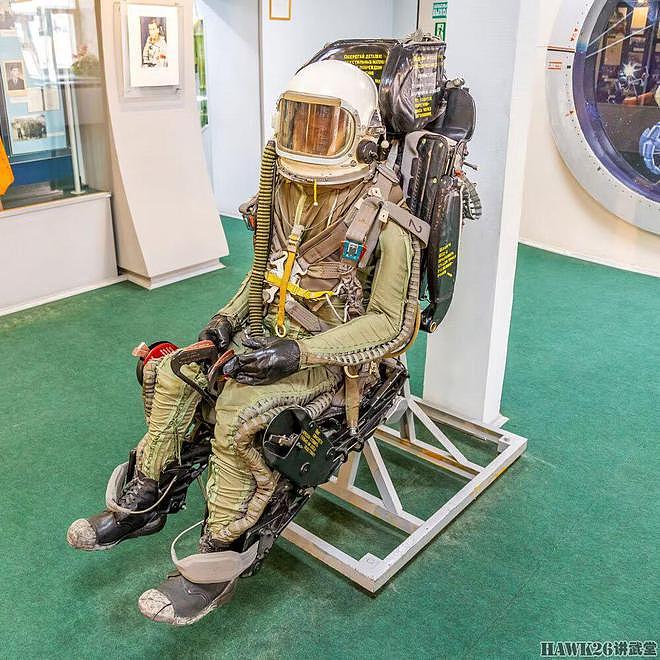 图说：KM-1M弹射座椅 配置齐全的罕见展品 苏联飞行员逃生法宝 - 8