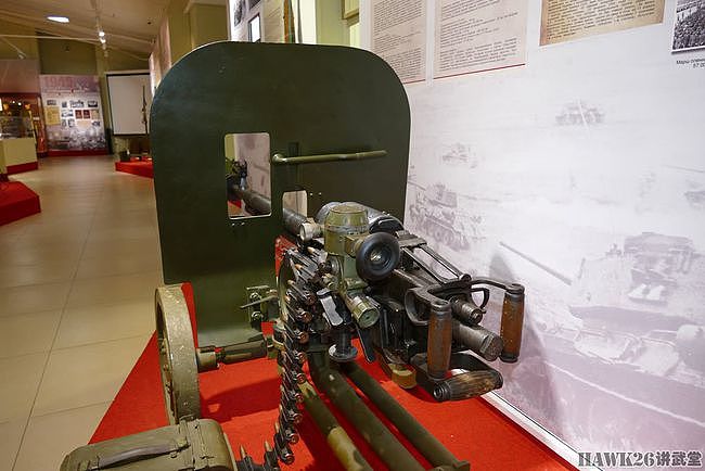 细看：德什卡大口径机枪平射状态 配备望远式瞄准镜 重达160千克 - 5