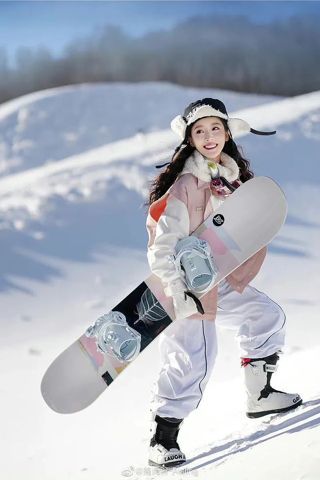 OMG | 虞书欣的雪场拍照pose分解，，空气都能变甜 - 32