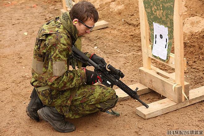 爱沙尼亚士兵实弹射击训练 德国手枪美国步枪以色列机枪云集一堂 - 9