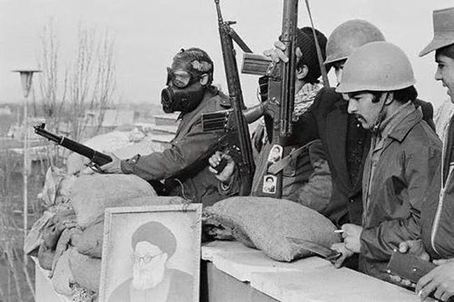 萨达姆发射200枚飞毛腿就让伊朗停战？1980年9月22日两伊战争爆发 - 2