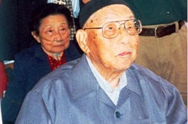 张学良之子张闾琳，一生不会说汉语，94年回大陆完成父亲遗愿 - 1
