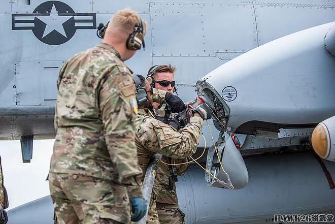 图说：美军地勤在野战机场 如何为A-10攻击机加油 细节一次拉满 - 10