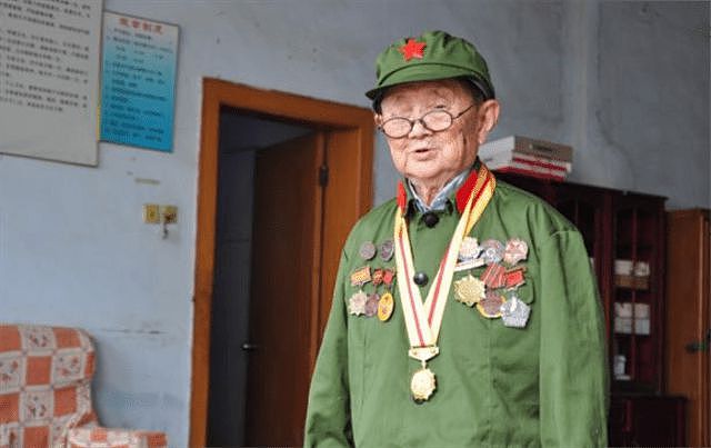 日军眼中的“土行孙”：身高如小孩，杀人于无形，今96岁仍健在 - 7