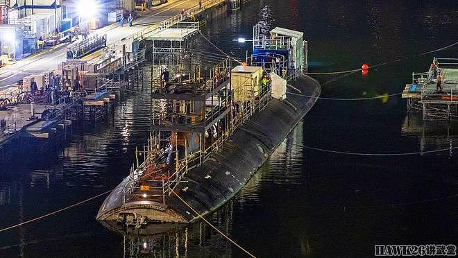 美军发布“康涅狄格”号核潜艇新照片 撞山后终于进入干船坞修理 - 2