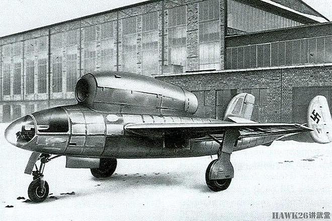 图说：亨舍尔Hs.132俯冲轰炸机 纳粹德国末日发明 飞行员俯卧操作 - 1