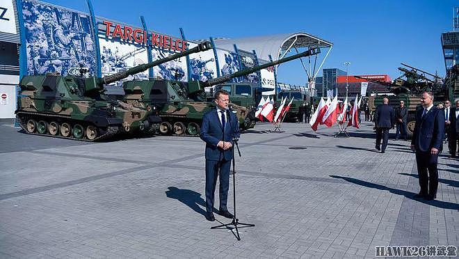 波兰第30届国际防务展览会 正值俄乌冲突 土耳其无人机成为明星 - 1