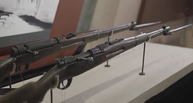 八路军曾研制过的“五五式”和“八一式”两种步枪 - 12
