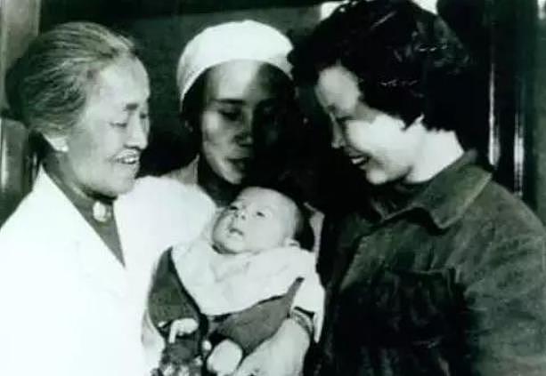 妇产科医生林巧稚：接生上万婴儿，还包括袁隆平，自己却终生未孕 - 11