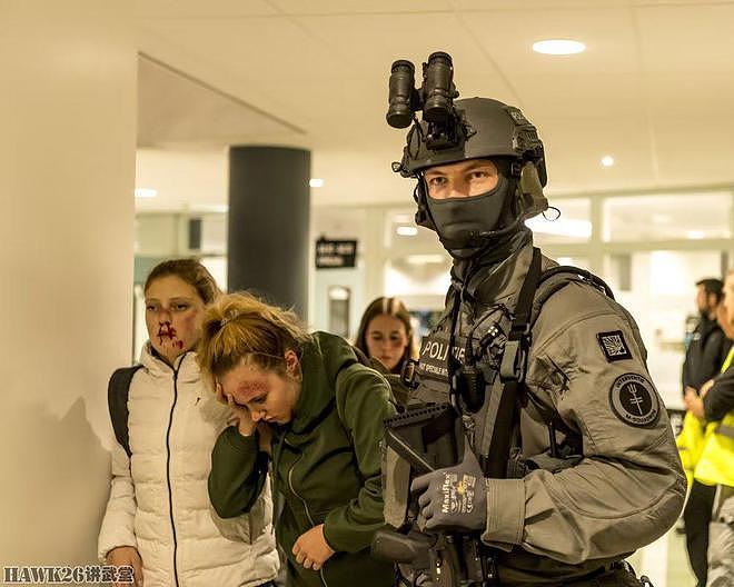 荷兰反恐部门联合演习 拯救被劫持人质 解读特种部队的现场行动 - 20