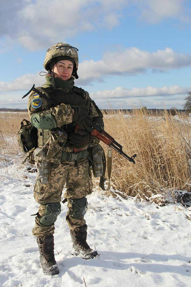 俄乌两国女军医悲惨的结局印证：这是一场双输无赢的战争 - 4
