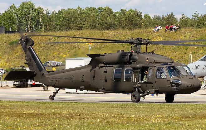 盘点世界十大性能最优秀的军用运输直升机 - 45