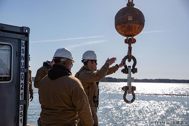 美国坠海E-2D预警机打捞出水 专业团队展现实力 能否修复还存疑 - 5