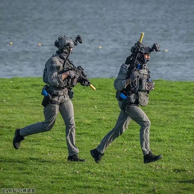 荷兰特殊干预局举行反恐演习 无人机先行侦察 HK416A5步枪是标配 - 6