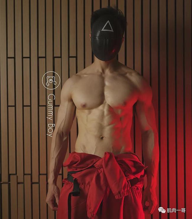 187cm上海教练拍大尺度写真走红，神仙肉体简直太可了 - 17