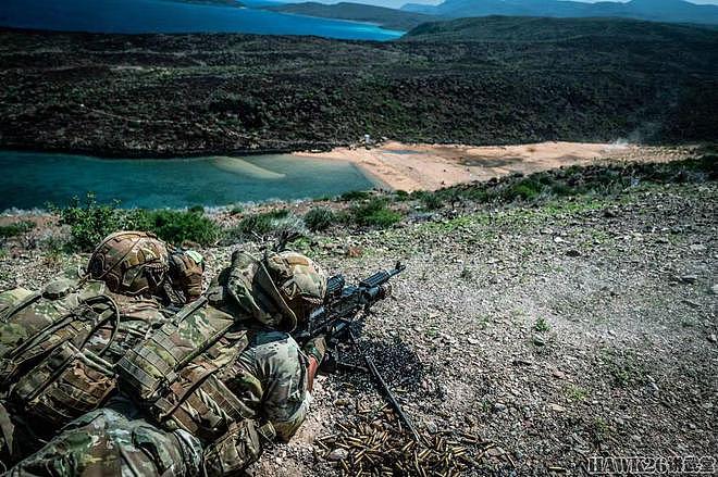 美军“猎狼犬”特遣队在吉布提训练 大俯角射击需要充足弹药保障 - 30