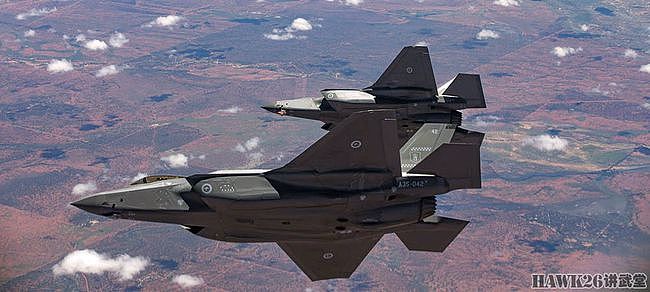 澳大利亚北领地首次部署F-35战机 加油机伴随行动 操作员配3D眼镜 - 2