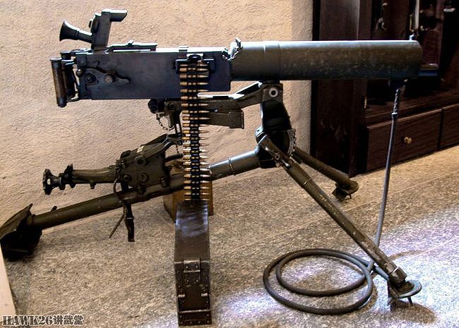 图说：瑞士LMG25轻机枪 达到通用机枪的标准 一名士兵即可操作 - 9