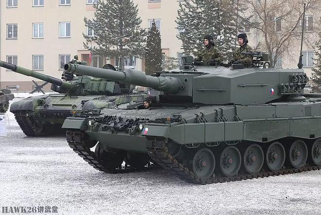 捷克接收第一辆豹2A4主战坦克 德国买单 补偿支援乌克兰的T-72M1 - 8