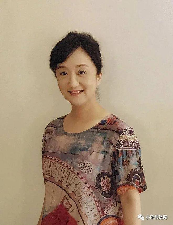 “上海妈妈”专业户杨昆：穿花穿素都优雅，看不出是60岁的人 - 11