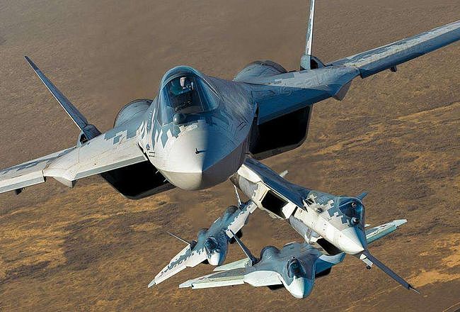 终于服役！俄罗斯空军正式接收两架苏-57，飞机制造厂赔大了 - 1
