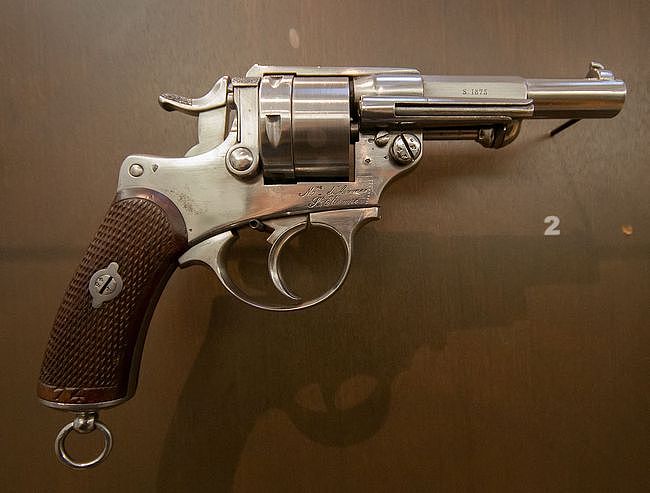 分军官和士官两个版本 它是法军的第一种双动式转轮手枪 - 1