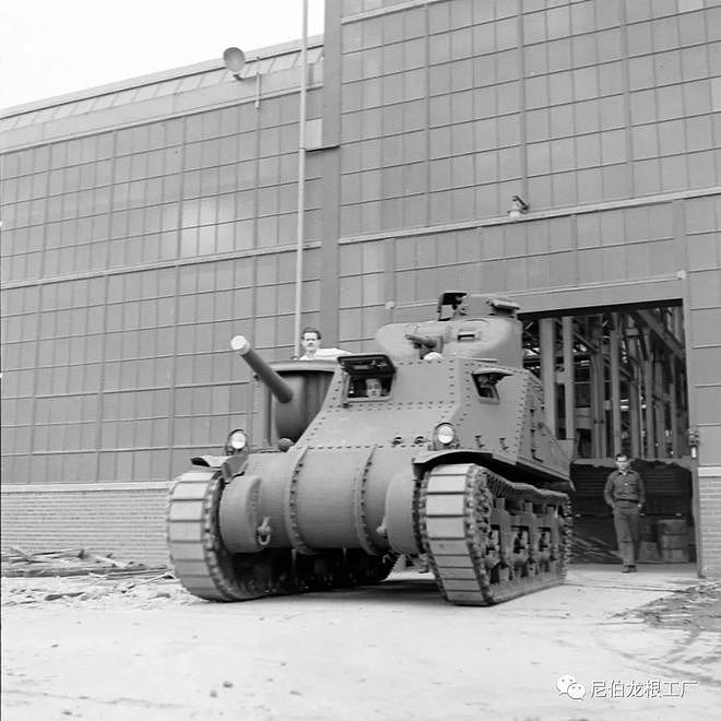 汽车城日常：二战美军M3中型坦克的生产线留影 - 27