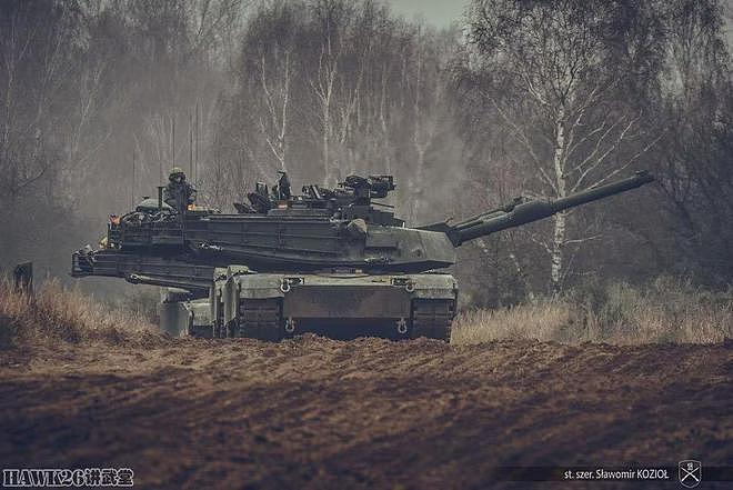 波兰M1A2主战坦克首次实弹射击 美军教官现场指挥 发射训练弹 - 14