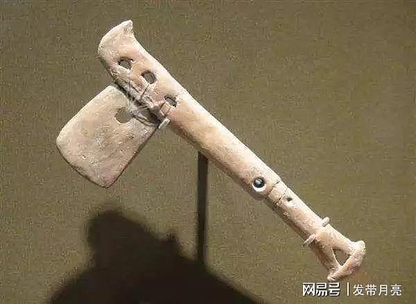 海安博物馆有一把陶斧，为何是国宝，因为它破解了盘古开天之谜 - 3
