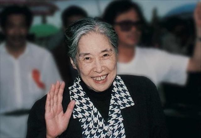 1983年，王光美到毛主席故居参观，临走时一句话道尽一生赤诚 - 1