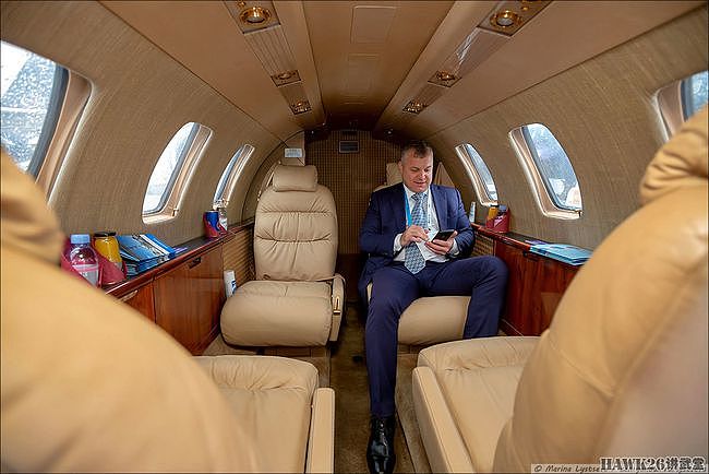 俄罗斯商业航空展开幕 美女簇拥顶尖公务机 不是一般有钱能够消费 - 13