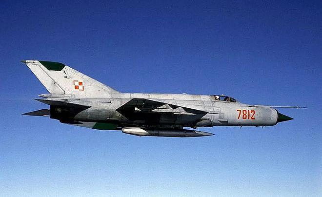 实力第一的美国空军，为何在越南战争中，却损失2100多架飞机 - 6