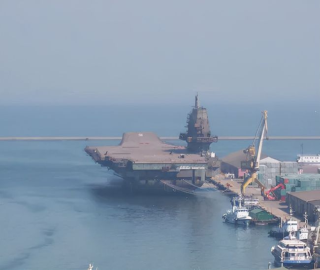 苏联解体后生锈8年，“瓦良格”号航母，为何能在中国浴火重生？ - 4