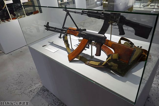 细看：RPK-74轻机枪专题展柜 所有配件一应俱全 博物馆用心良苦 - 3