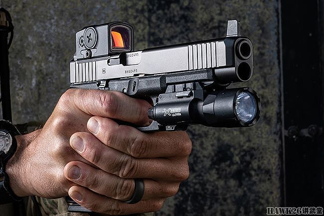 枪械专家讲解：提高自卫手枪最大有效射程 红点瞄准镜是重要装备 - 4