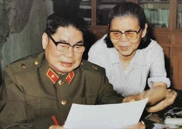 他是三杨中的老大哥，1980年接替邓公担任总参谋长，79岁再续弦 - 7