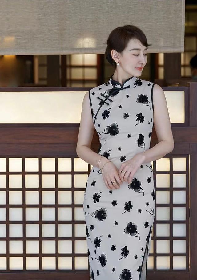 江苏台一姐在日本为娃庆生，穿旗袍凹凸有致，俩儿子帅气似李好 - 8